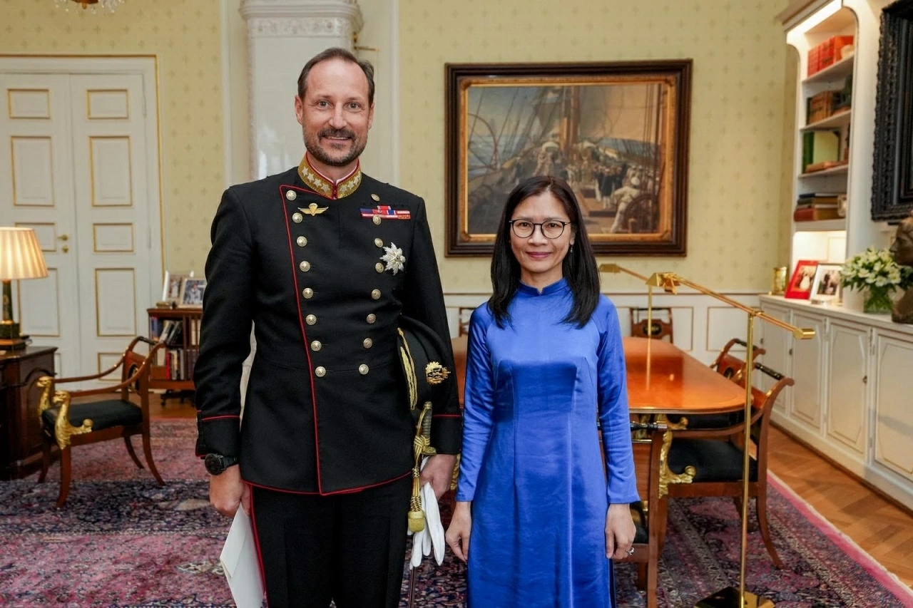 Ambassador Le Thi Thu presents Credentials to the King of Norway