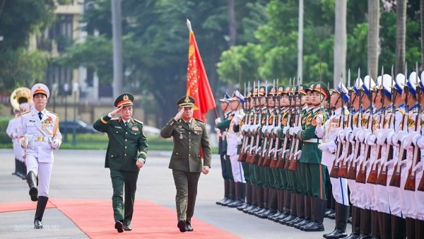 Welcome ceremony held for Cambodian Deputy Prime Minister and Defence Minister in Hanoi