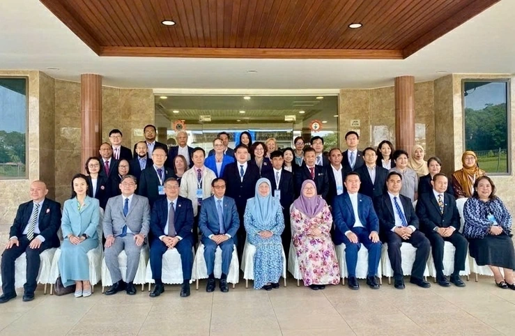 Opening of the 37th SEAMEO VOCTECH Governing Board Meeting and launch of the GERI Index in Brunei Opening of the 37th SEAMEO VOCTECH Governing Board Meeting and launch of the GERI Index in Brunei