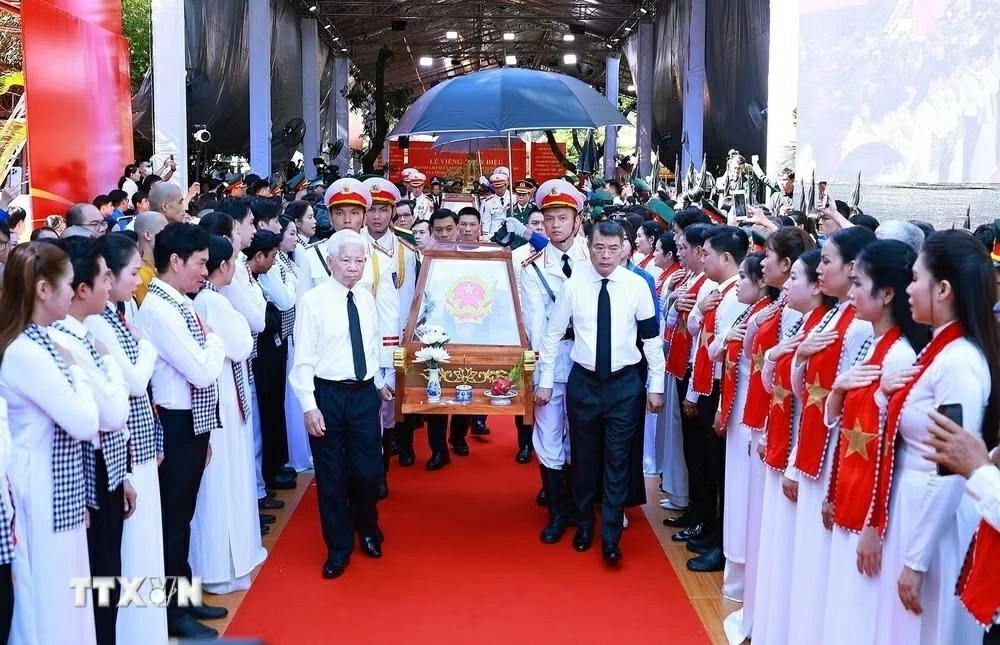 Prime Minister Le Minh Hung attends Memorial service for 731 fallen soldiers in Ho Chi Minh City Prime Minister Le Minh Hung attends Memorial service for 731 fallen soldiers in Ho Chi Minh City