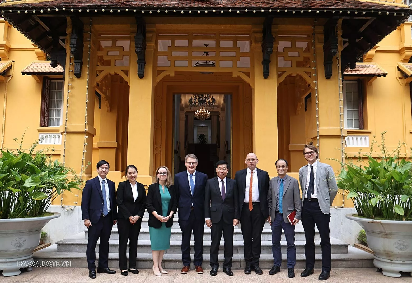 Party Central Committee member, Deputy FM Nguyen Manh Cuong meets with U.S. experts and scholars Party Central Committee member, Deputy FM Nguyen Manh Cuong meets with U.S. experts and scholars