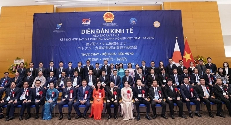 Overseas entrepreneurs in sync with the Homeland Overseas entrepreneurs in sync with the Homeland