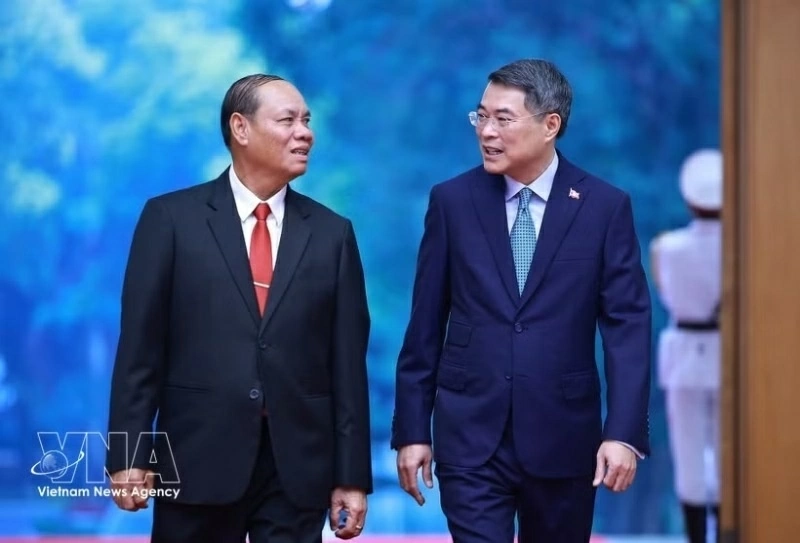 Vietnam gives top priority to relations with Laos: Prime Minister Vietnam gives top priority to relations with Laos: Prime Minister