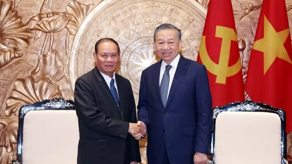 Vietnam gives highest priority to developing relations with Laos: General Secretary, President To Lam