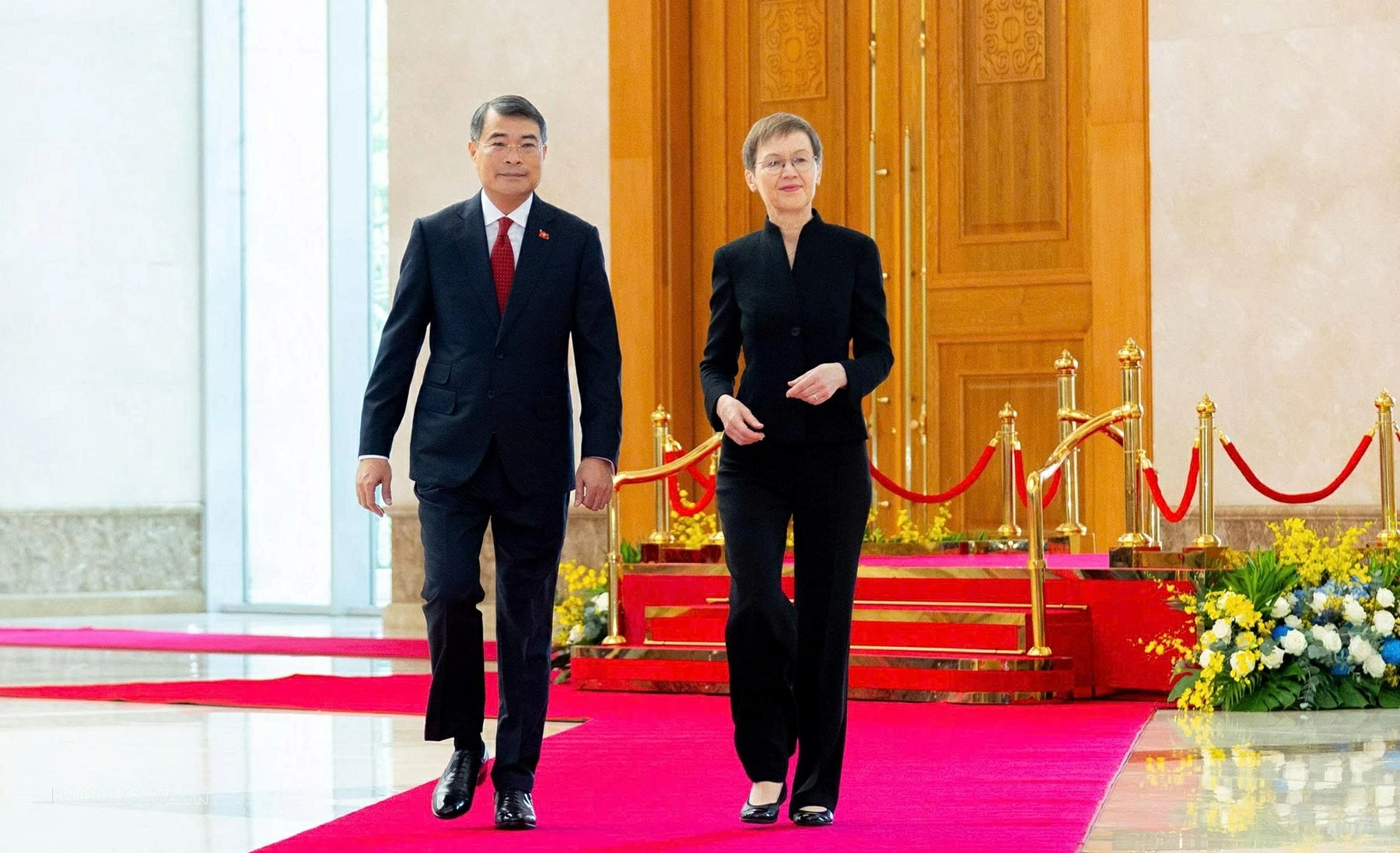 Prime Minister Le Minh Hung holds talks with Liechtenstein Prime Minister Brigitte Haas in Hanoi