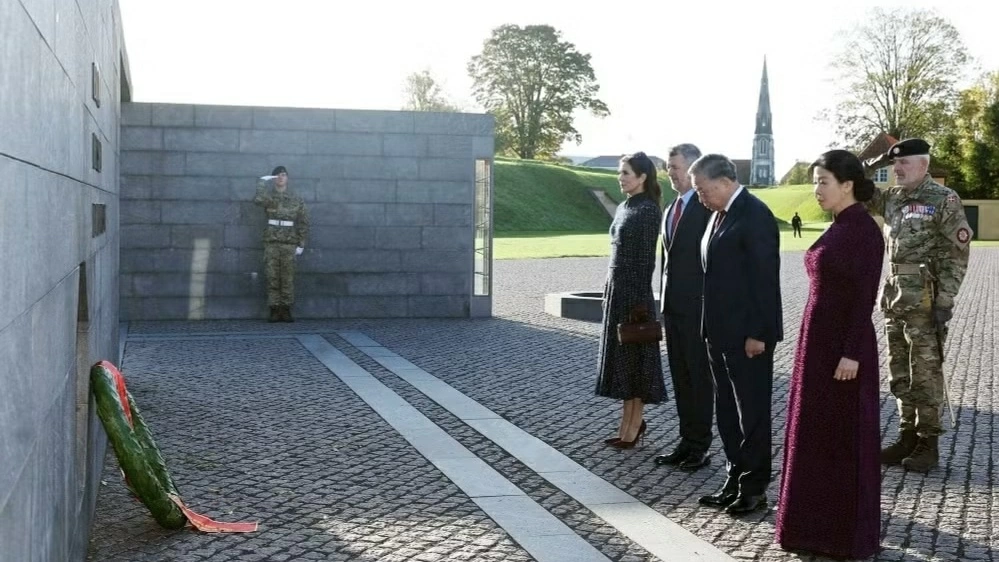 General Secretary, President To Lam lays wreath at Danish Heroes' Memorial