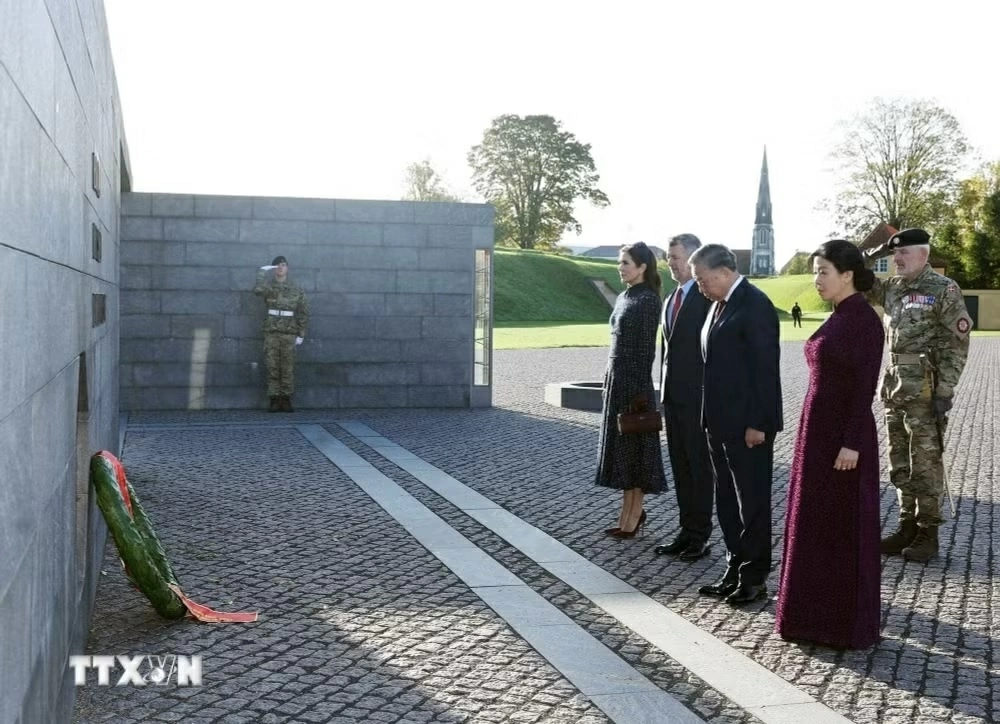 General Secretary, President To Lam lays wreath at Danish Heroes Memorial