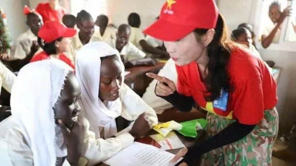 Vietnamese female peacekeepers share love and kindness in Abyei