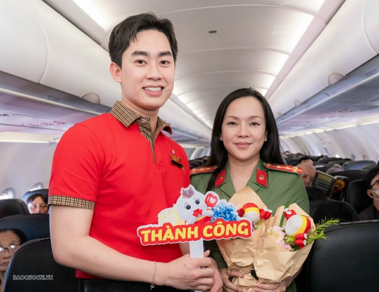 Vietjet Crew share smiles with women on Vietnam’s October 20 Women Day
