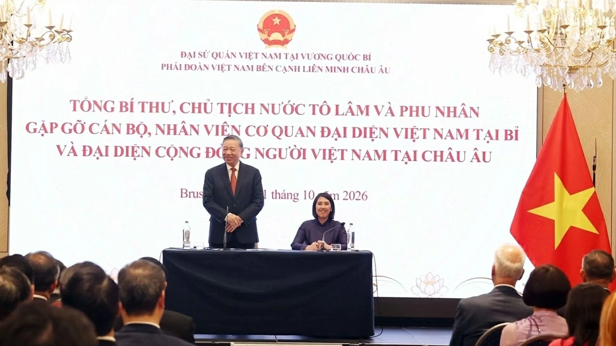 General Secretary, President To Lam meets with staff of Vietnamese Missions in Belgium, Vietnamese community in Europe