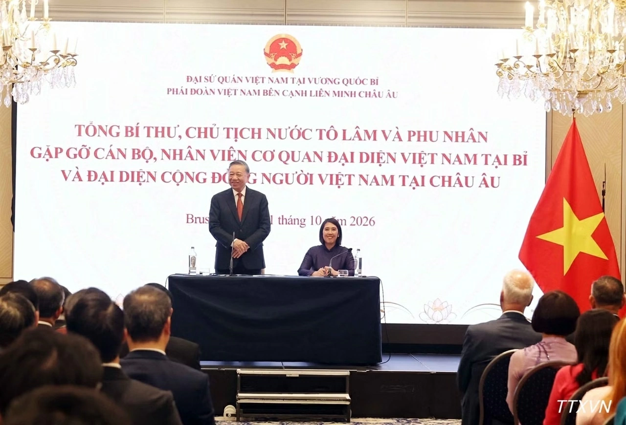 General Secretary, President To Lam meets with staff of Vietnamese Missions in Belgium, Vietnamese community in Europe