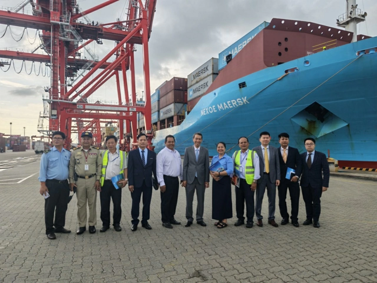 Consul General Nguyen Trung Hieu pays courtesy call to leaders of Sihanoukville Autonomous Port