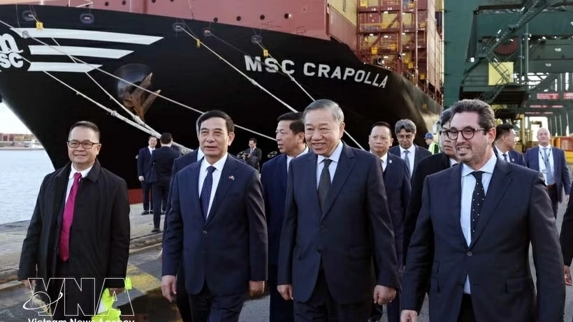 General Secretary, President To Lam visits Port of Antwerp-Bruges in Belgium