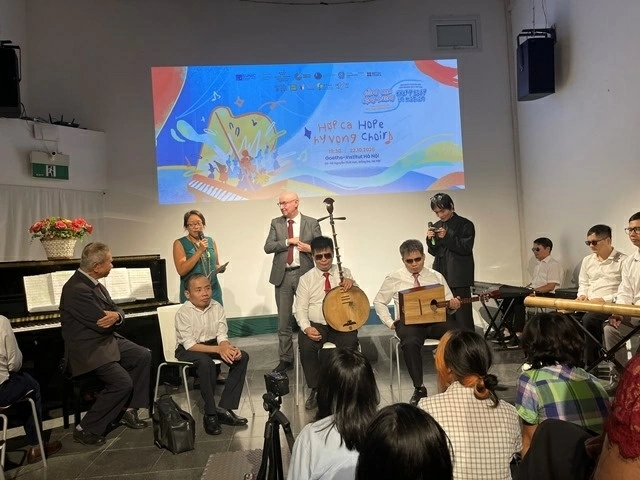 Inclusive Arts Festival opens with Hope Choir performance at Goethe-Institut Hanoi