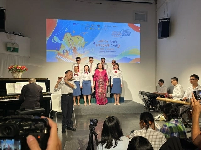 Inclusive Arts Festival opens with Hope Choir performance at Goethe-Institut Hanoi