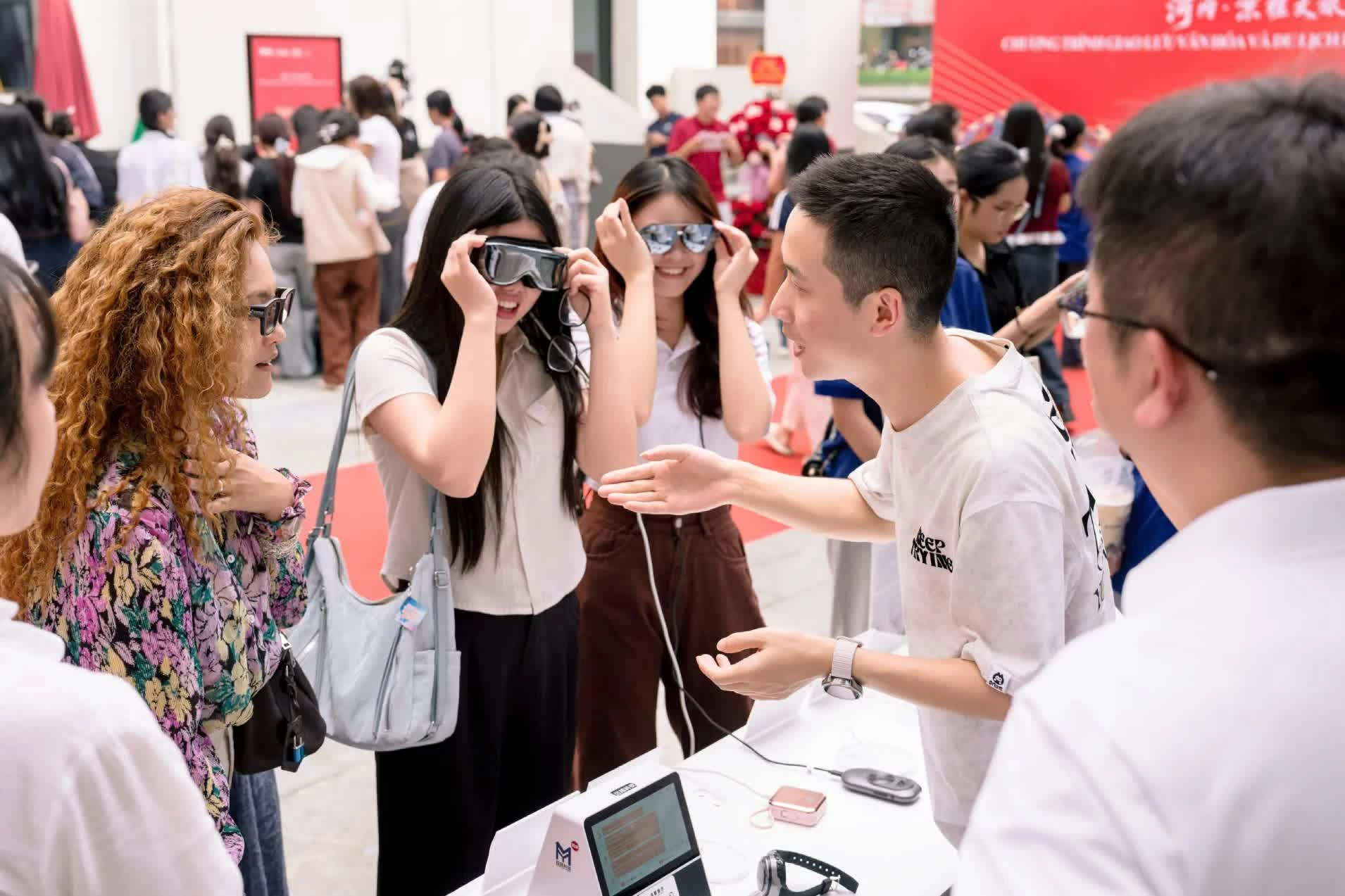 Connecting tourism in Beijing-Guangxi-Hanoi: Three destinations, one journey