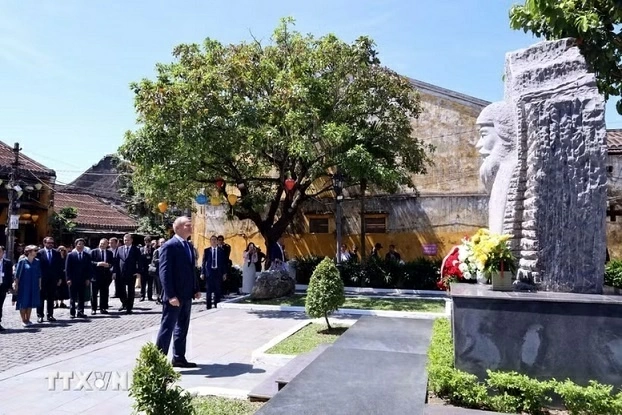 Polish Prime Minister Donald Tusk visits Hoi An Ancient Town Polish Prime Minister Donald Tusk visits Hoi An Ancient Town