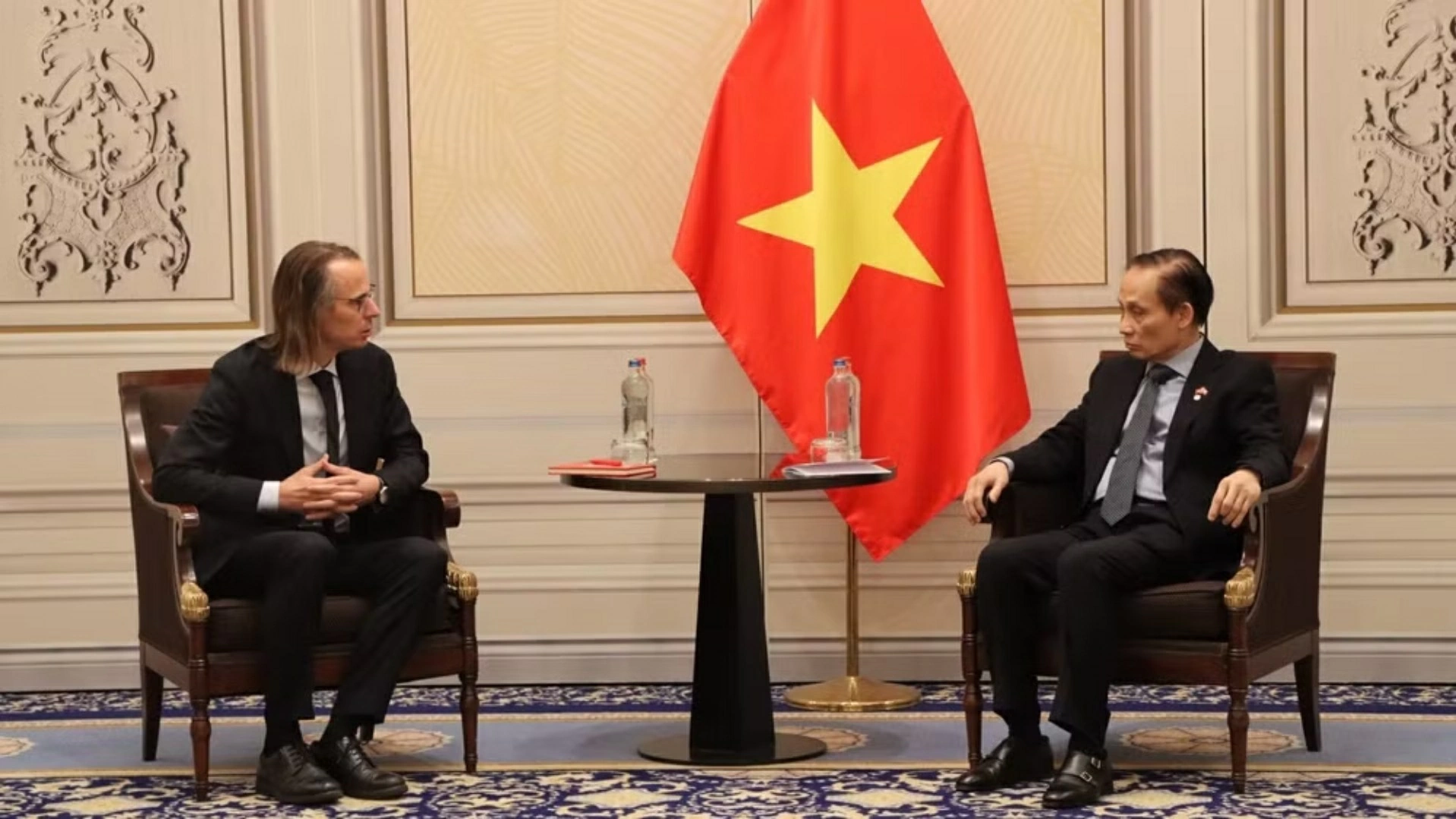 Vietnam, Workers’ Party of Belgium seek to strengthen ties: FM Le Hoai Trung
