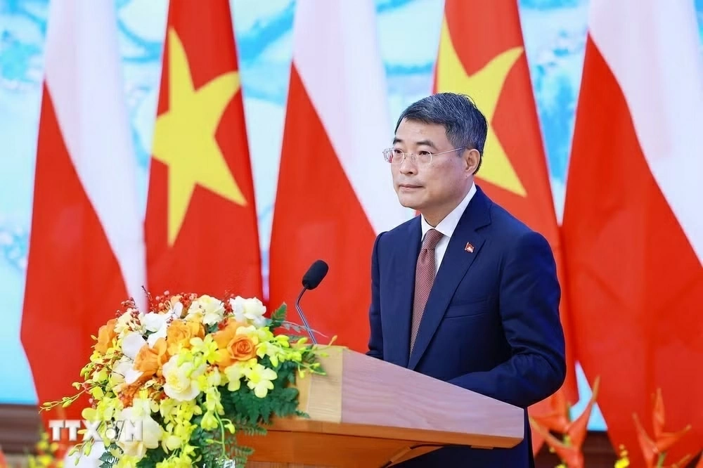 Vietnamese, Polish Prime Ministers hold joint press conference, announce establishment of Strategic Partnership