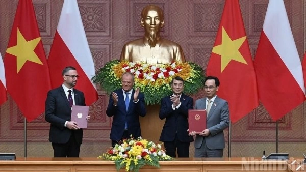 Polish Prime Minister Donald Tusk wraps up official visit to Vietnam