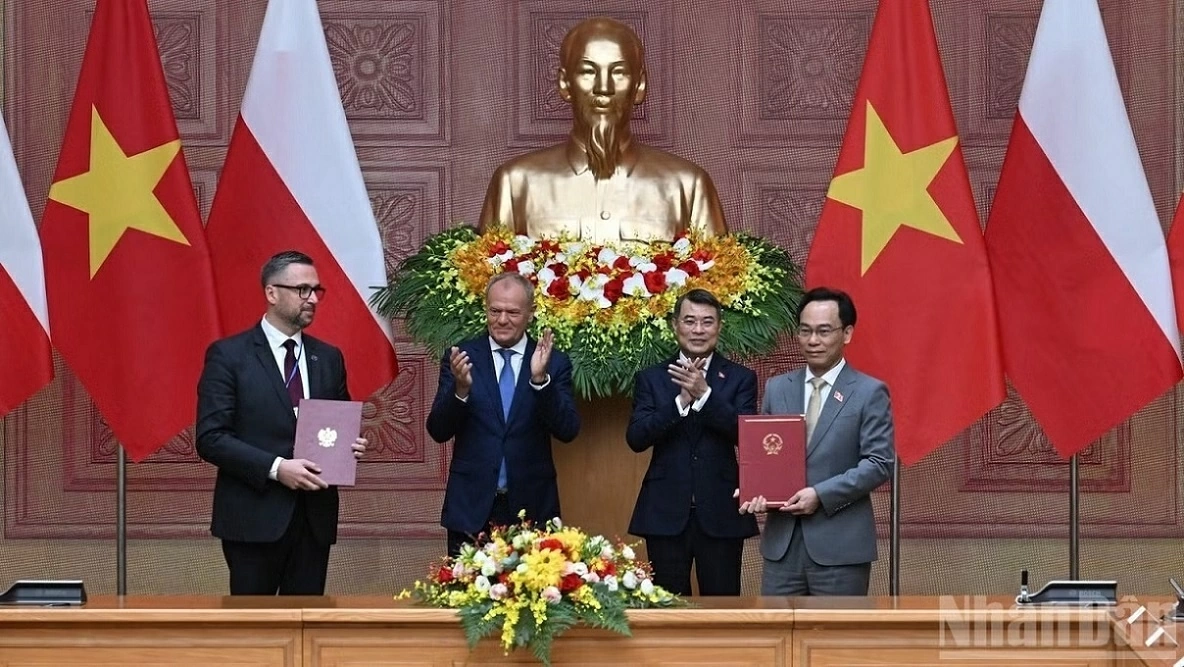 Polish Prime Minister Donald Tusk wraps up official visit to Vietnam