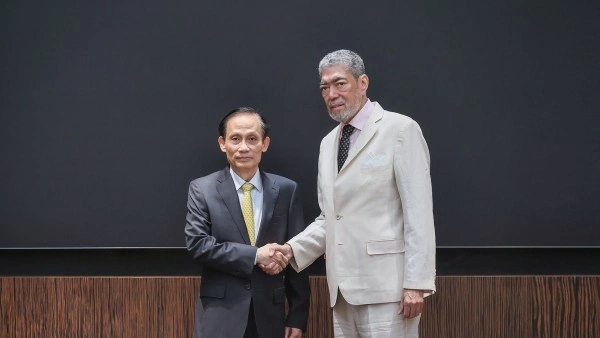 Politburo member, FM Le Hoai Trung holds talks with MIU General Secretary Miguel Mejia to advance cooperation