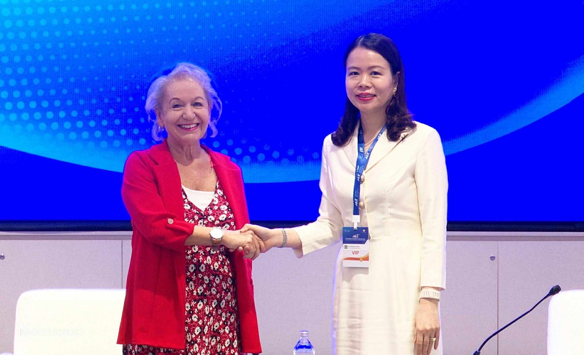 AEF 2026: Deputy FM Nguyen Minh Hang receives UK Parliamentary Under-Secretary of State Baroness Rosalie Winterton, promotes cooperation AEF 2026: Deputy FM Nguyen Minh Hang receives UK Parliamentary Under-Secretary of State Baroness Rosalie Winterton, promotes cooperation
