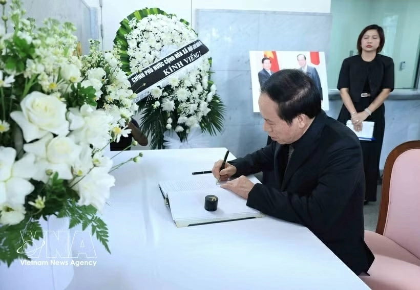 Deputy Prime Minister Le Tien Chau pays tribute to former Japanese Prime Minister Fukuda Yasuo