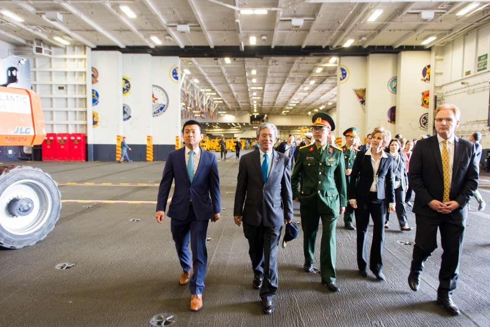 vietnamese ambassador visits us aircraft carrier in norfolk