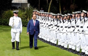Welcome ceremony, cannon salute for PM Nguyen Xuan Phuc in New Zealand