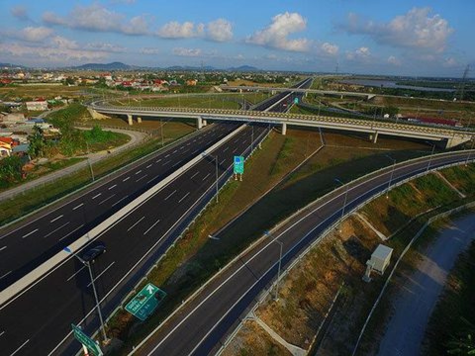 vietnam looks to private sector to fund infrastructure
