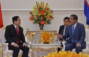 Cambodian leaders receive visiting Vietnam Fatherland Front President