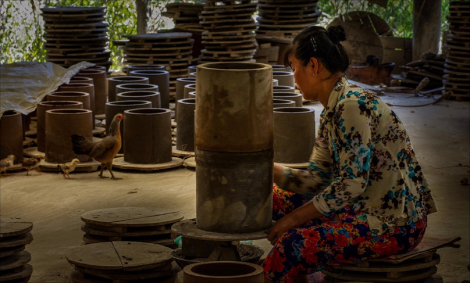 stunning images of traditional pottery village