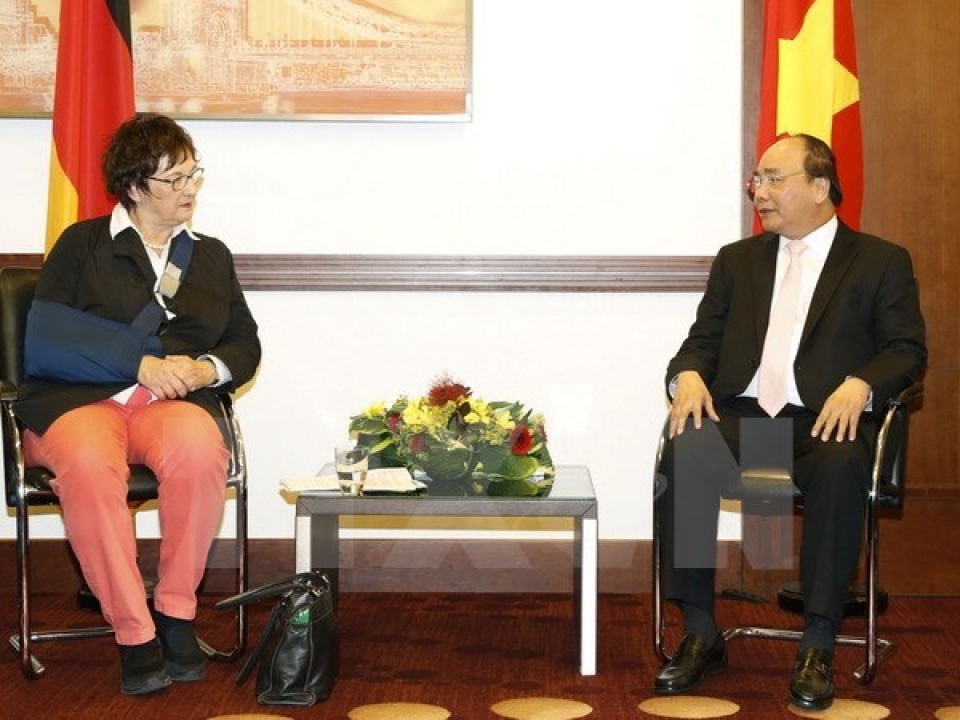 german federal economic minister supports stronger investment in vietnam