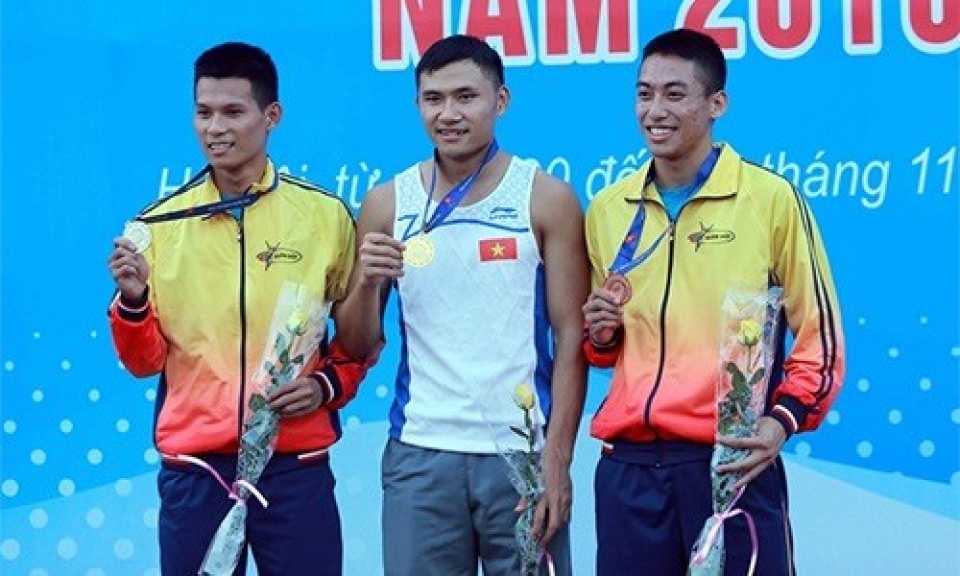 vietnamese runner to compete in world champs