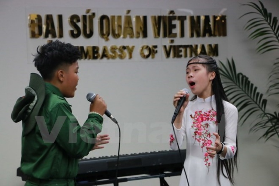 children promote vietnams images in new zealand