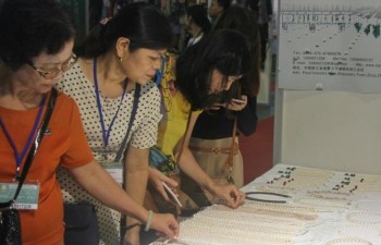 Over 100 Zhejiang firms display products at export fair in Ha Noi