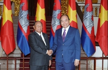 Prime Minister Nguyen Xuan Phuc hosts top Cambodian legislator