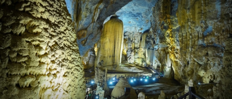explore thien duong cave in quang binh