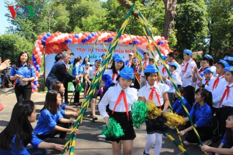 summer camp for vietnamese children in ukraine