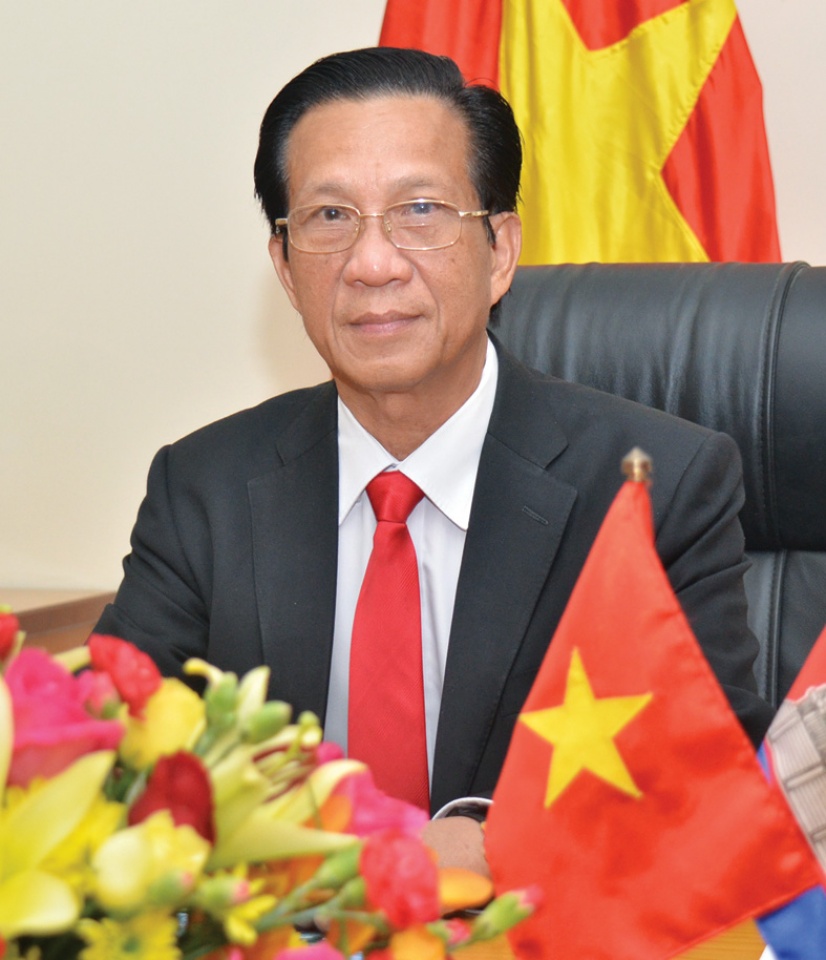 vietnamese ambassador bids farewell to cambodian leader