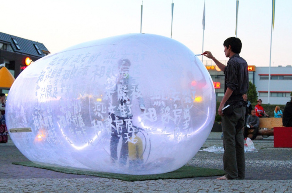 living between two cultures