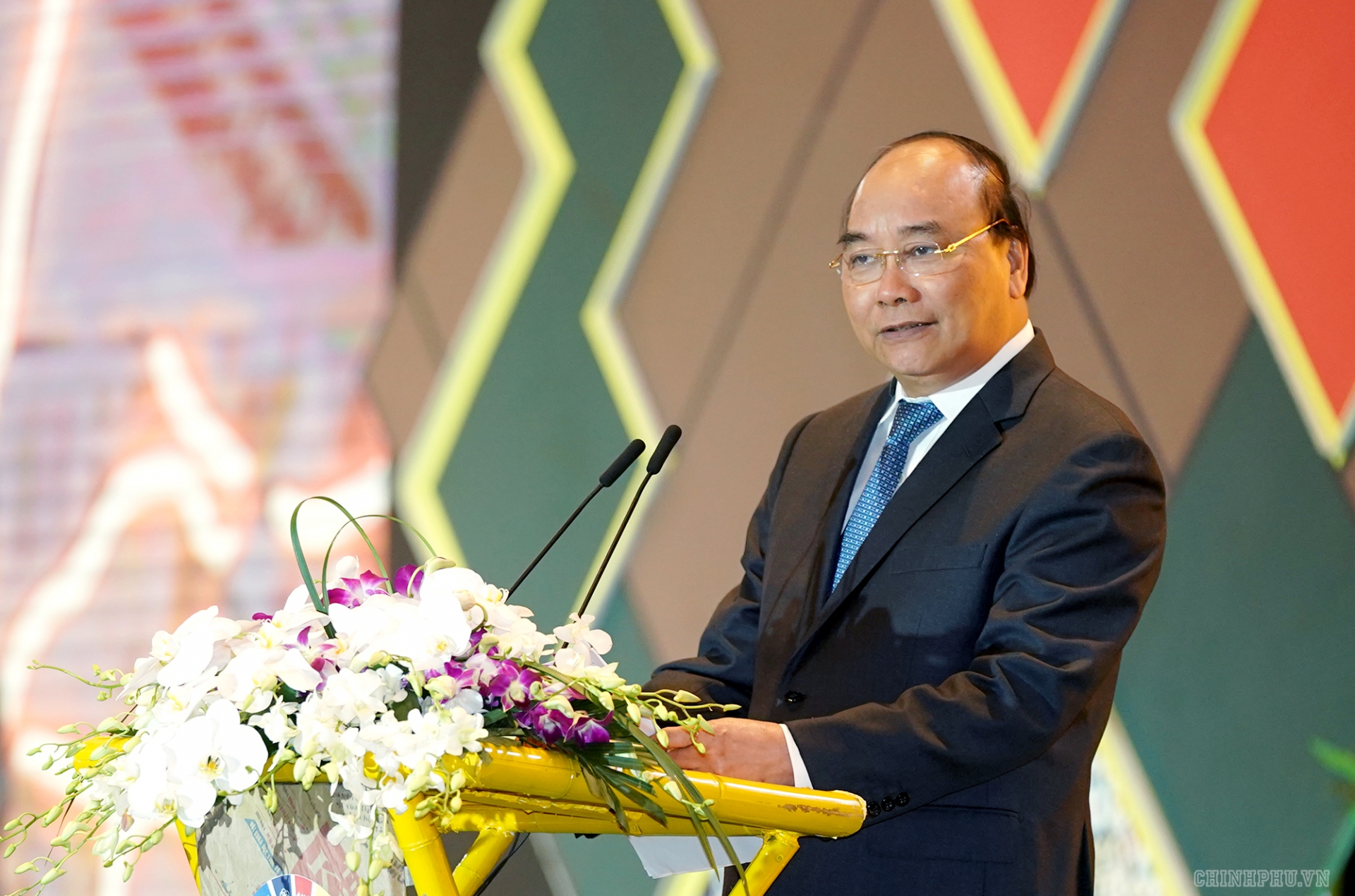 pm nguyen xuan phuc people centre of sustainable development