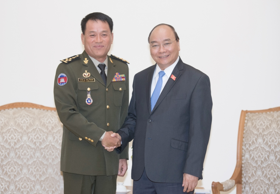 vietnam consistently consolidates traditional friendship with cambodia pm