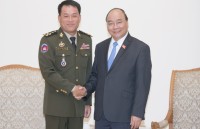 vietnam treasures friendship cooperation with cambodia party leader