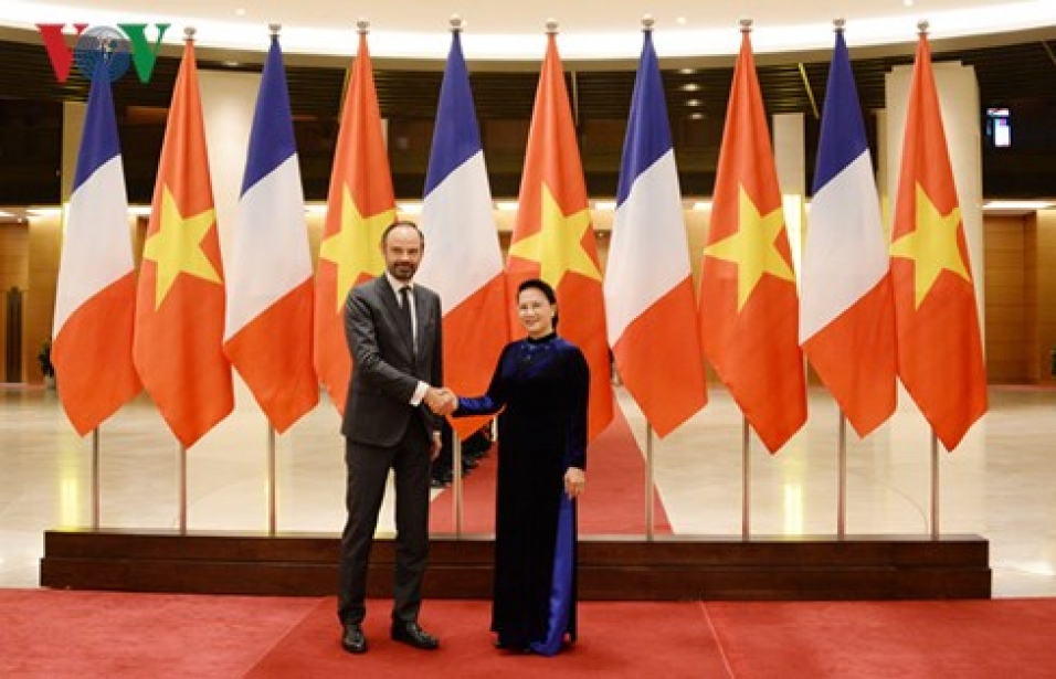 Top legislator: Vietnam treasures relations with France