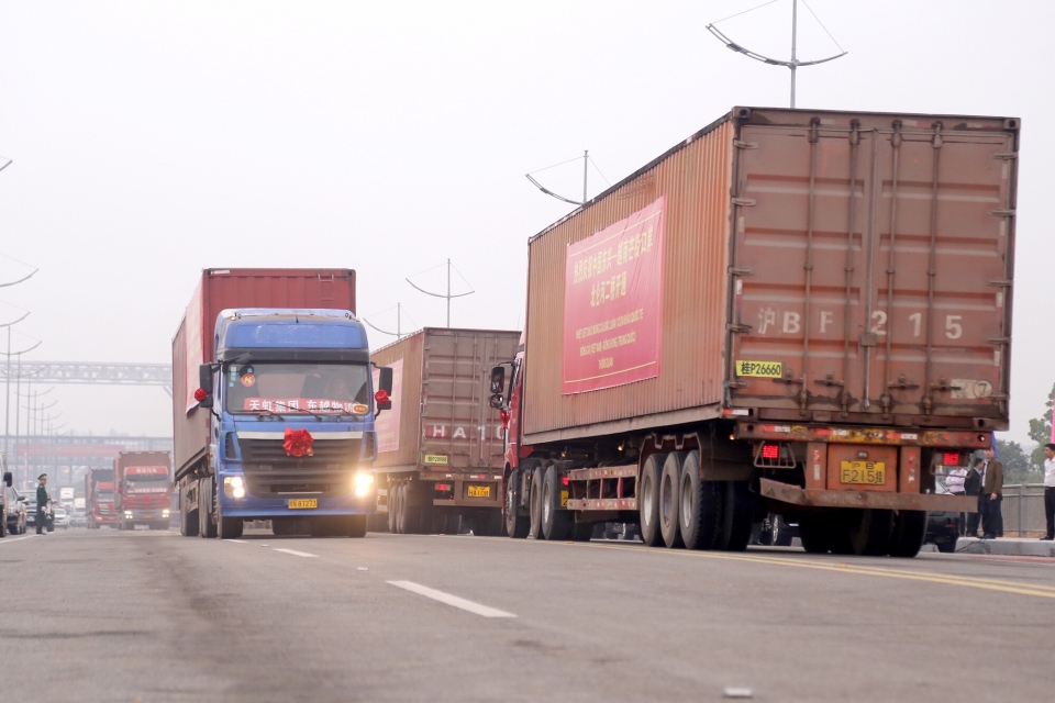 Cross-border trading with China resumed in Quang Ninh province after Tet