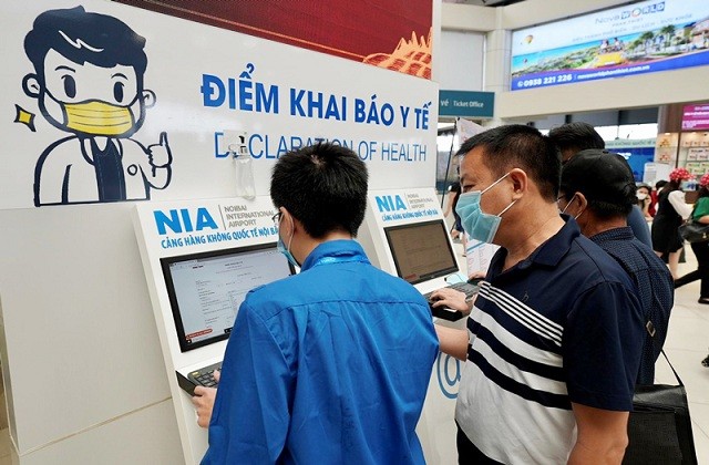 Điểm khai báo y tế tại sân bay quốc tế Nội Bài. (Nguồn: Hà Nội mới)