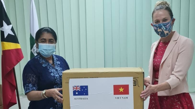 Australia facilitates transportation of 810,000 facemasks donated by Viet Nam to Timor-Leste