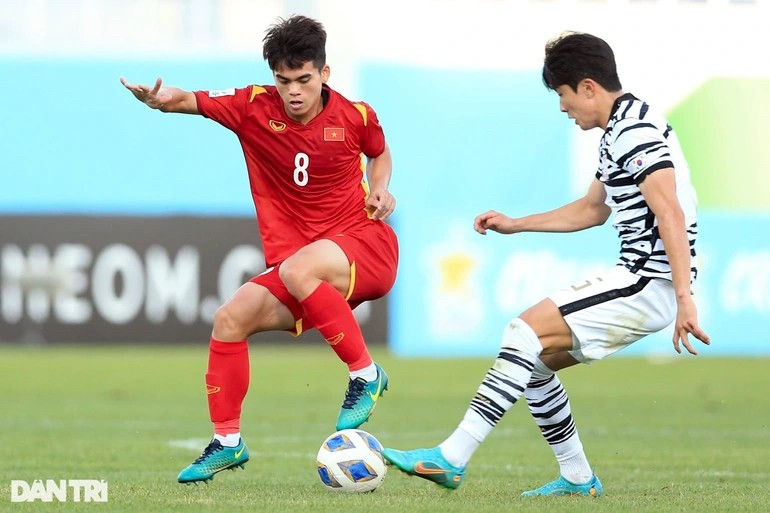 U23 Việt Nam đang cầm bóng đầy tự tin.
